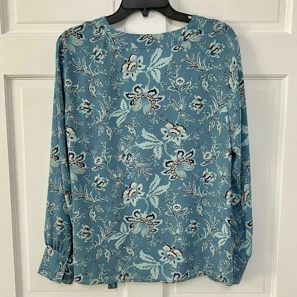 Vince Camuto Wrap Top Size Large. - Picture 3 of 4
